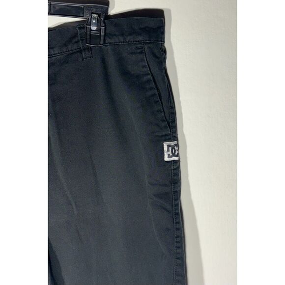 DC Shoes Men's Black Chino Shorts Size 34 Skate Casual Flat Front Cotton - Picture 2 of 5